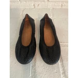 Vionic Women's Robyn Flat Black Shoe Size 7.5